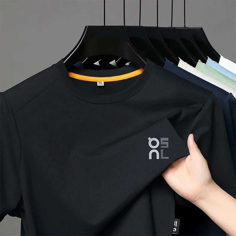 Camiseta masculina de verão de manga curta de seda gelada de marca de alto padrão, respirável, confortável, de secagem rápida, com estampa de moda, gola redonda casual.