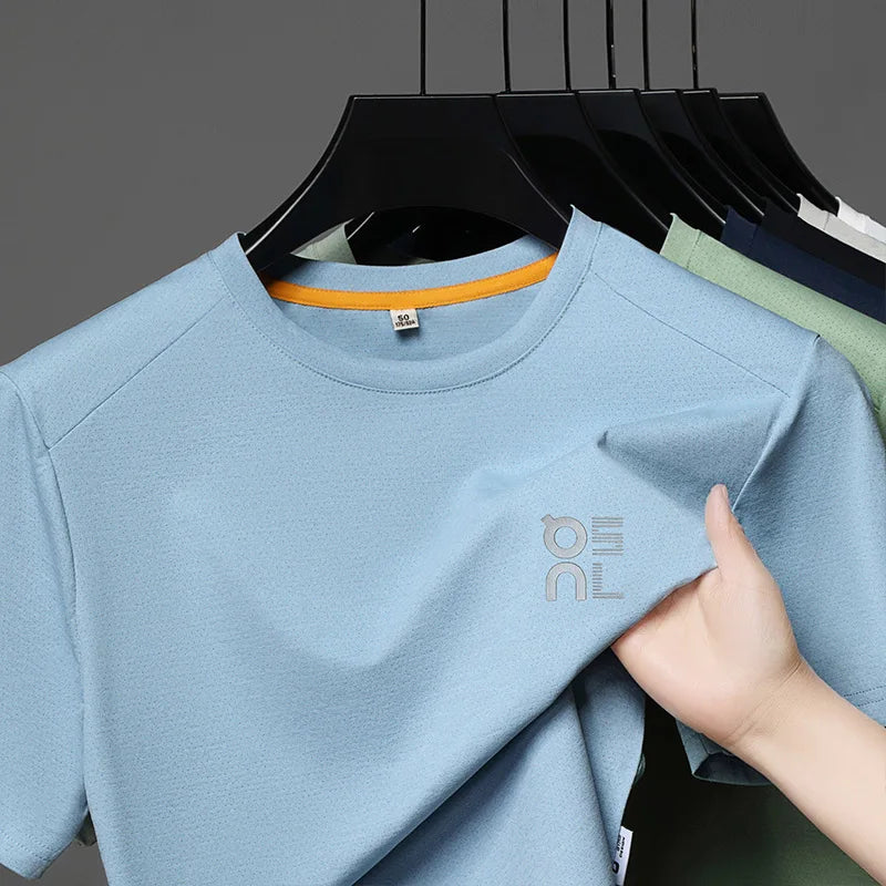 Camiseta masculina de verão de manga curta de seda gelada de marca de alto padrão, respirável, confortável, de secagem rápida, com estampa de moda, gola redonda casual.