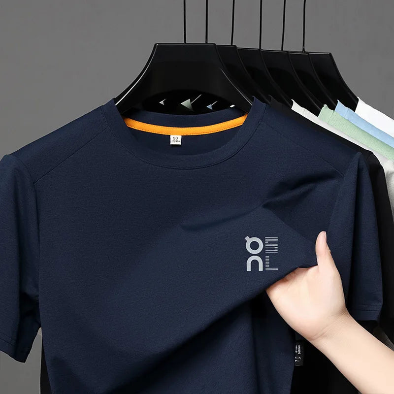 Camiseta masculina de verão de manga curta de seda gelada de marca de alto padrão, respirável, confortável, de secagem rápida, com estampa de moda, gola redonda casual.